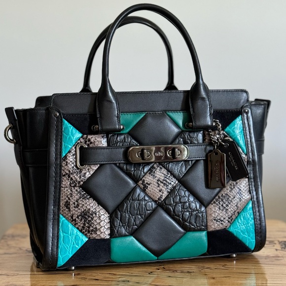 🎉HOST PICK🎉 RARE COACH Canyon Quilt Coach Swagger 27 Exotic Embossed Leather - Picture 5 of 7